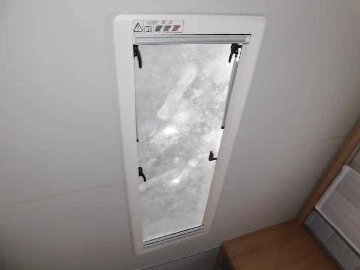 Fahrzeugbild Knaus Südwind 60 YEARS 650 UX 60-Years, Mover, Markise #15