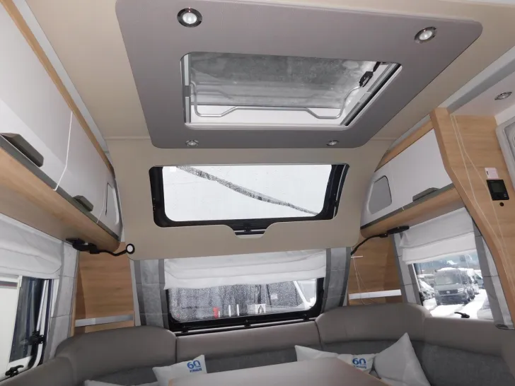 Fahrzeugbild Knaus Südwind 60 YEARS 650 UX 60-Years, Mover, Markise #16