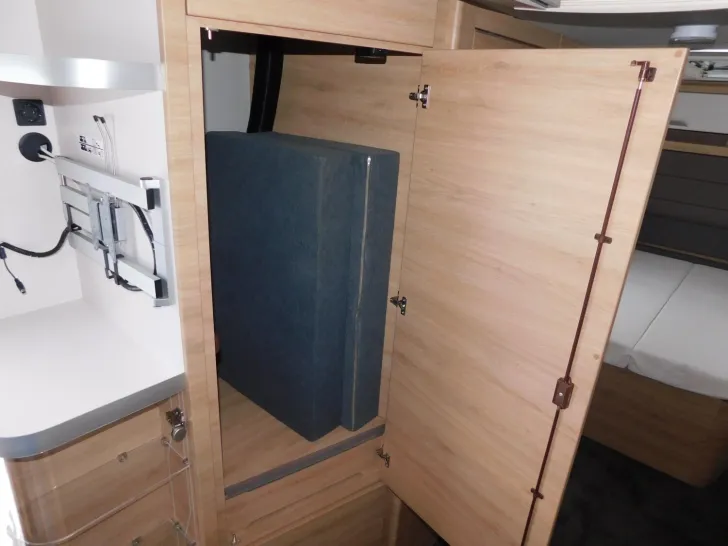 Fahrzeugbild Knaus Südwind 60 YEARS 650 UX 60-Years, Mover, Markise #19