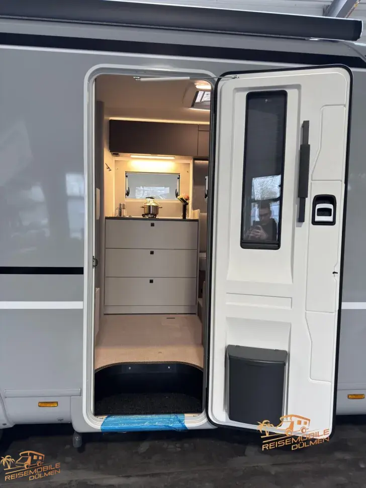 Fahrzeugbild LMC Cruiser 750 EF 8G Auto #10