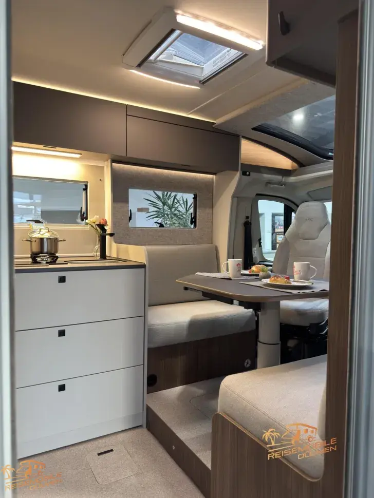 Fahrzeugbild LMC Cruiser 750 EF 8G Auto #11