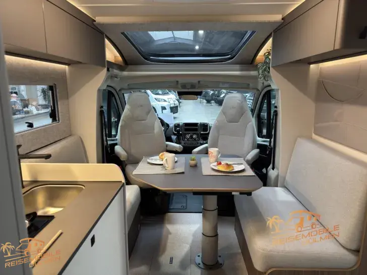 Fahrzeugbild LMC Cruiser 750 EF 8G Auto #13