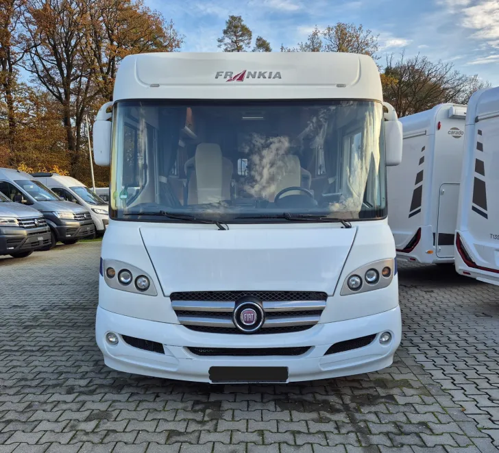 Fahrzeugbild Frankia Holiday Class 680 SD Frühlingsangebot #2