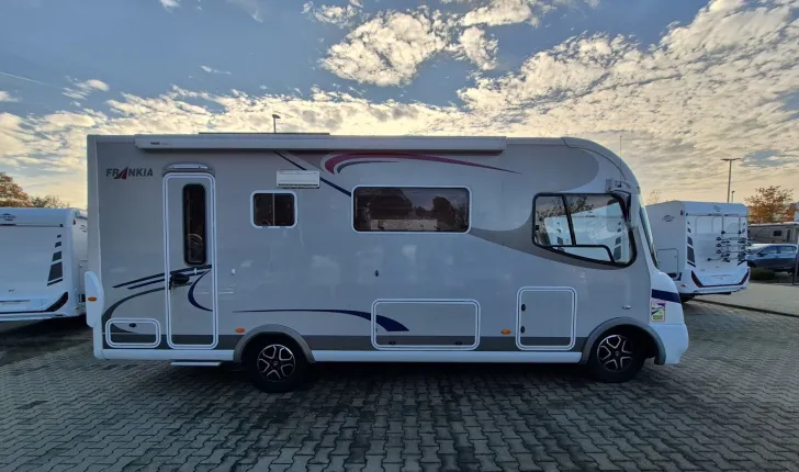 Fahrzeugbild Frankia Holiday Class 680 SD Frühlingsangebot #3
