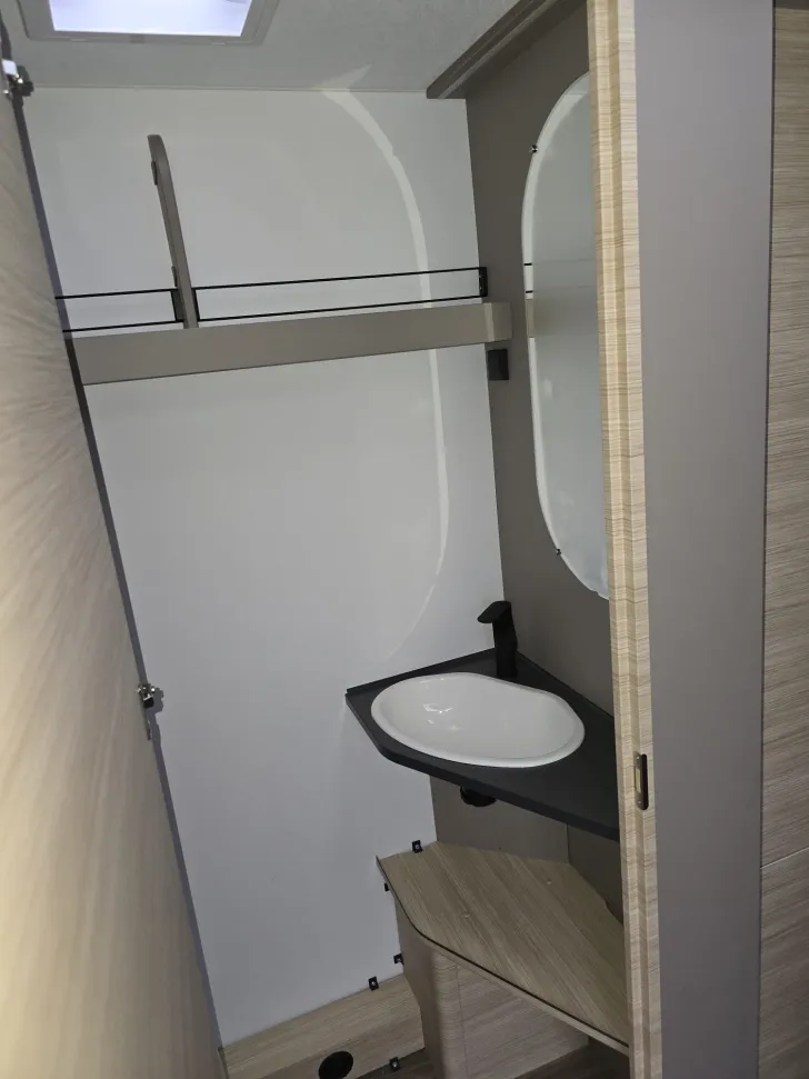 Fahrzeugbild NEXT 381 leichter Familienwagen #21