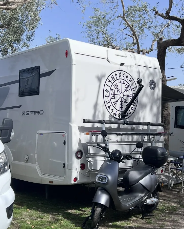 Fahrzeugbild Roller Team ZEFIRO 267 Integral top Zustand #8