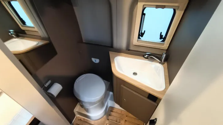 Fahrzeugbild LMC Innovan 590 Ford 165 PS Automatik #12