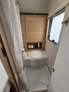 Fahrzeugbild Dethleffs Camper 560 FMK 04/2019 - inkl. Isab #8