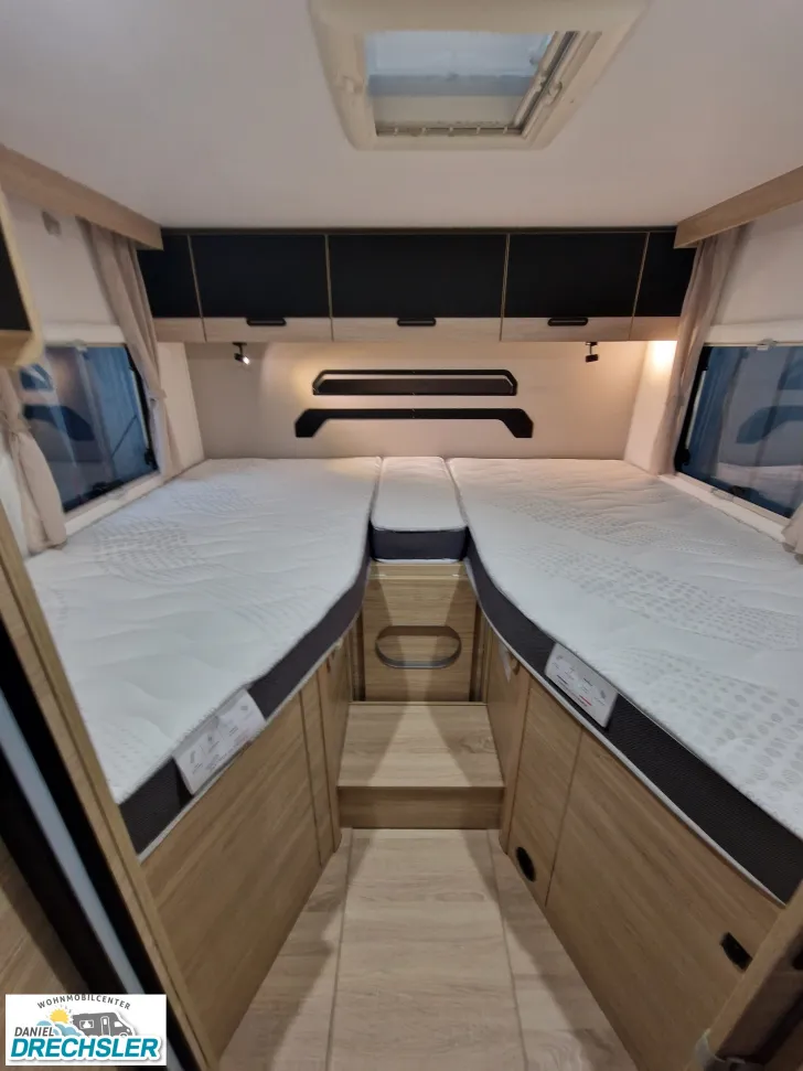 Fahrzeugbild Challenger 317 Graphite Edition #14