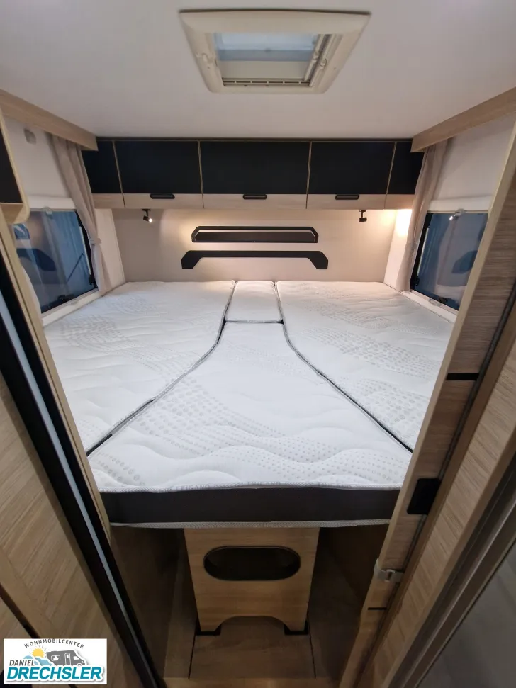 Fahrzeugbild Challenger 317 Graphite Edition #15