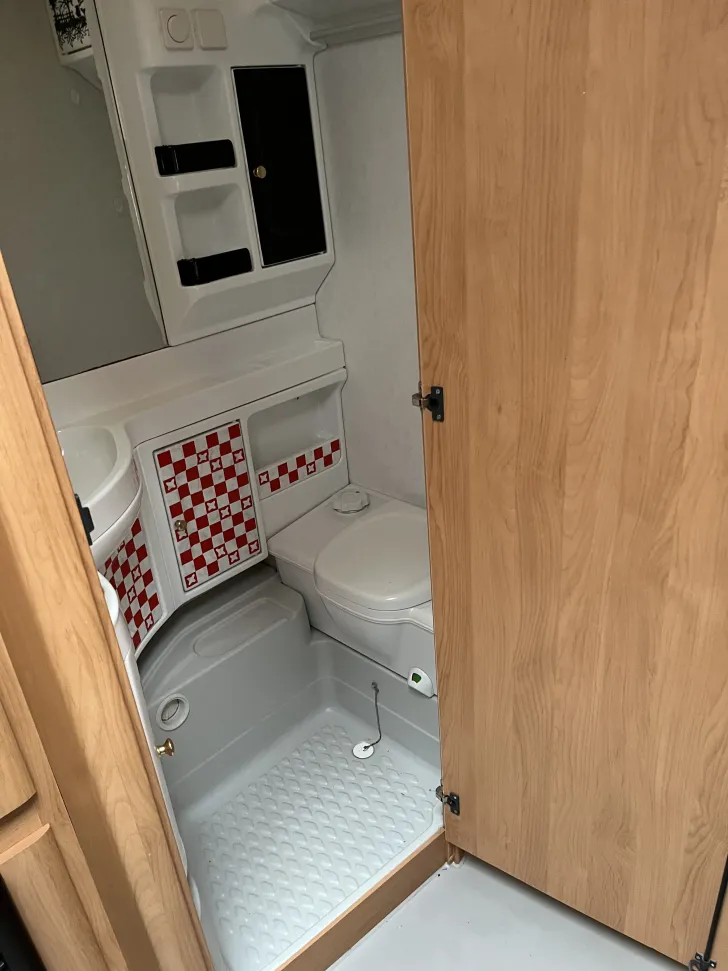 Fahrzeugbild Hobby De Luxe Easy 450 UF #5