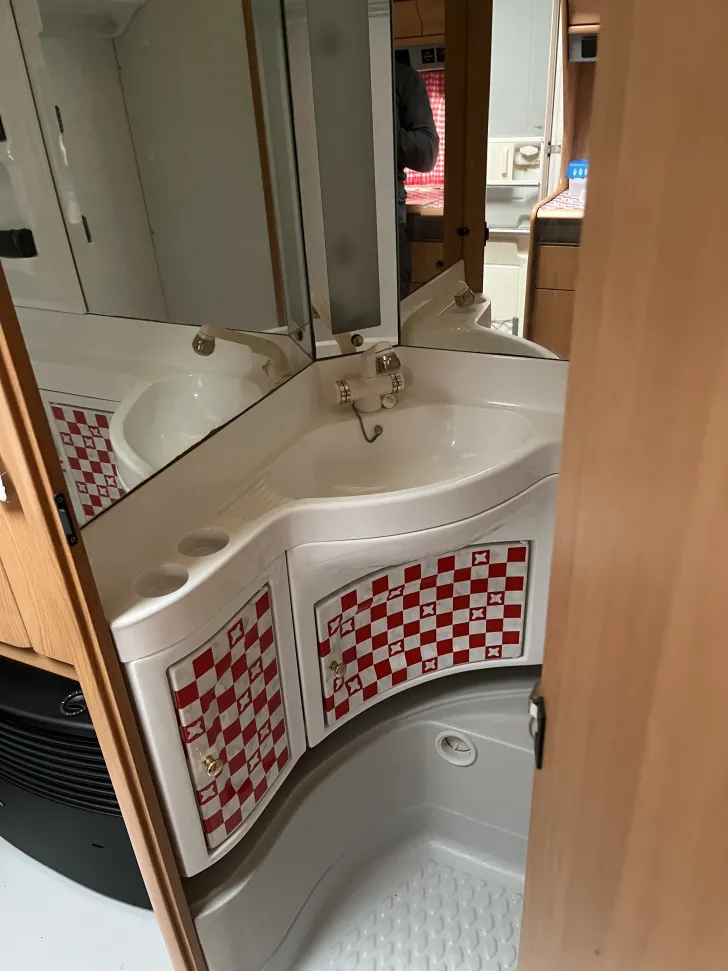 Fahrzeugbild Hobby De Luxe Easy 450 UF #6