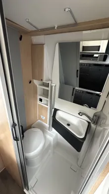 Betten Sunlight Camper Van CLIFF 600 X RT