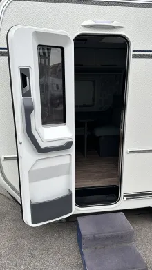 Schräg Vorne Fendt Apero Activ 390 FH