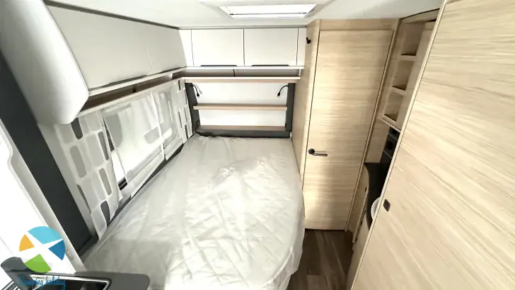 Sicht vorne-hinten Fendt Apero 495 SFB