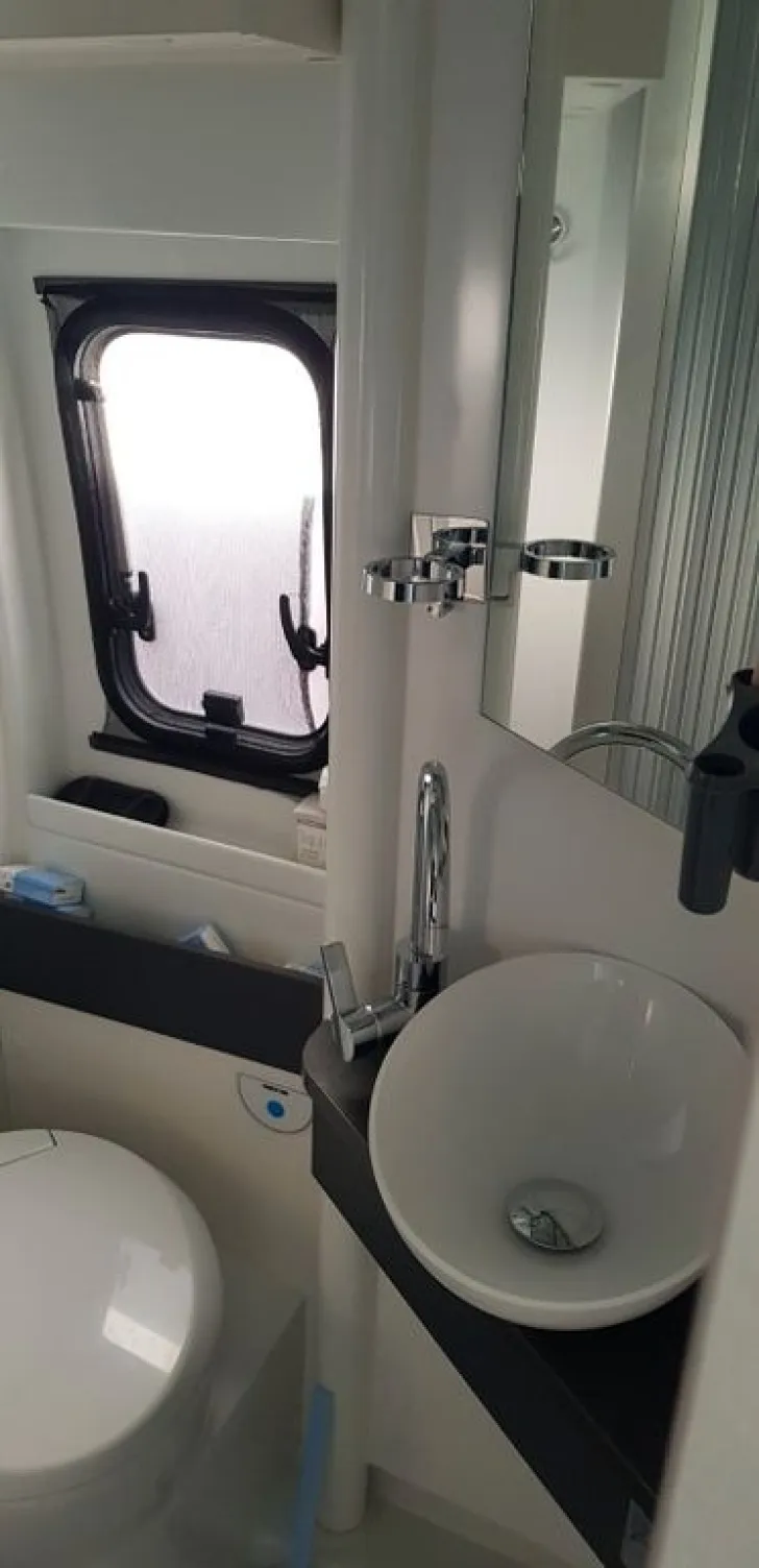 Fahrzeugbild Adria Twin Supreme 600 SPB gepflegt #9