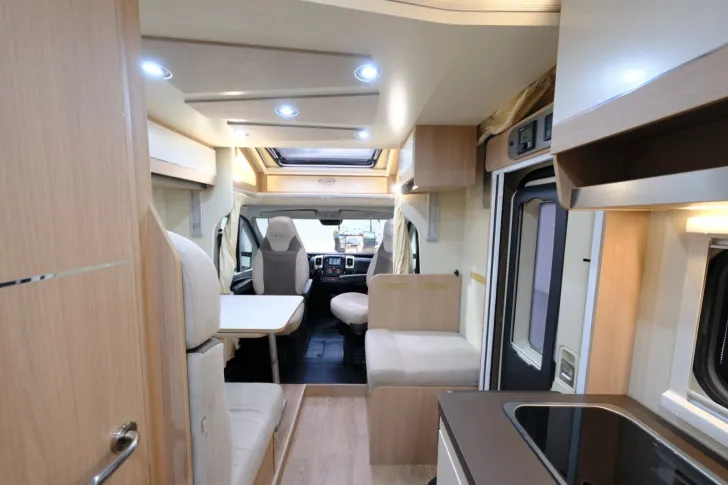 Fahrzeugbild Itineo PJ 700 Elite/1.Hand/Festbett+Hubbett/TOP #9