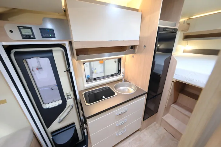 Fahrzeugbild Itineo PJ 700 Elite/1.Hand/Festbett+Hubbett/TOP #13