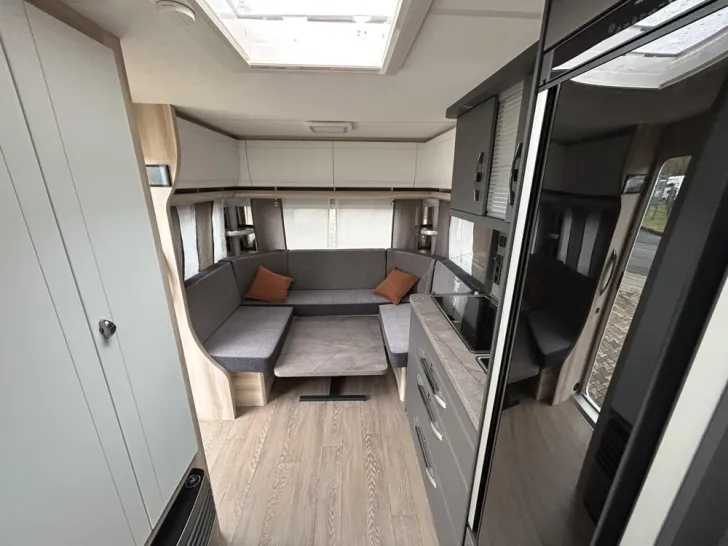 Fahrzeugbild Hobby De Luxe 460 UFe #13