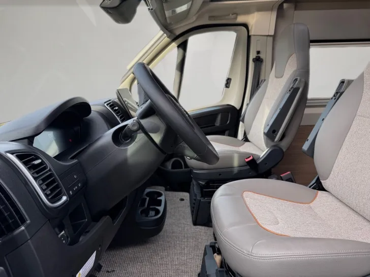 Fahrzeugbild Malibu Charming GT skyview 640 LE RB #7