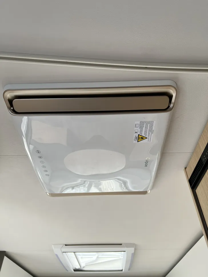 Fahrzeugbild LMC Tandero 480 D mit Dachklimaanlag, Radträger #14