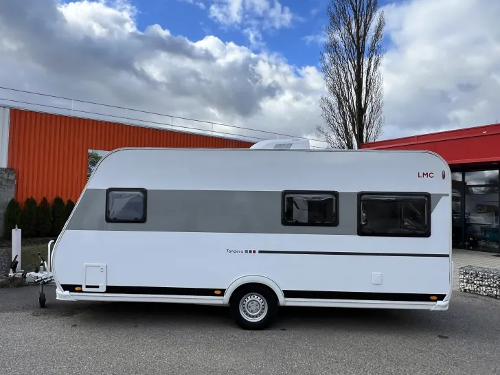 Fahrzeugbild LMC Tandero 480 D mit Dachklimaanlag, Radträger #7