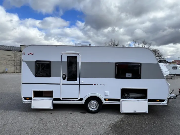 Fahrzeugbild LMC Tandero 480 D mit Dachklimaanlag, Radträger #9