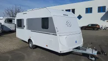 Schräg Vorne Knaus Sport 450 FU