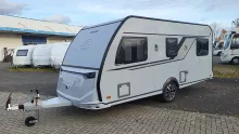 Schräg Hinten Knaus Südwind 460 EU Black Selection