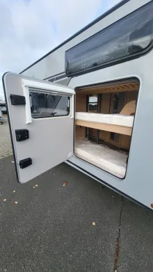 Fahrzeugbild Knaus Südwind 500 QDK Black Selection 3 Etagenbett mit Garagentür #9