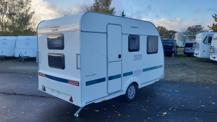 Schräg Hinten Adria Aviva 360 DK Fliegenschutz, Panorama