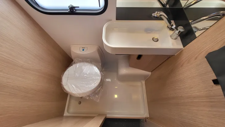 Toilette Adria Aviva 360 DK Fliegenschutz, Panorama