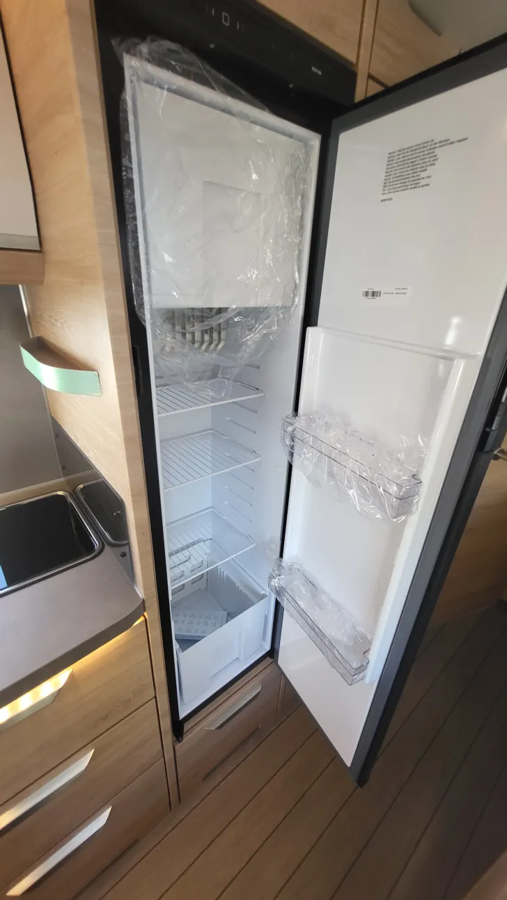 Fahrzeugbild Knaus Südwind 580 QS Black Selection 3 Etagenbett mit Garagentür #20