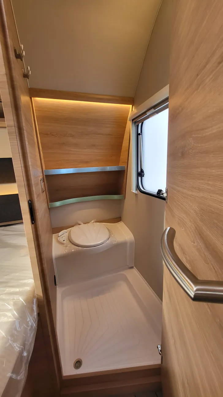 Fahrzeugbild Knaus Südwind 540 FDK Black Selection Garagentür rechts, Active Rock #20