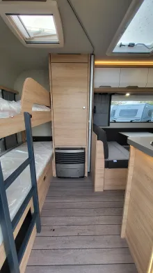 Fahrzeugbild Knaus Südwind 540 FDK Black Selection Garagentür rechts, Active Rock #22