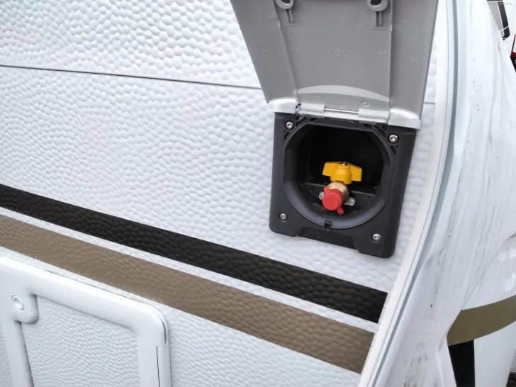 Fahrzeugbild Weinsberg CaraOne 450 FU "mit vielen Extras"! #9