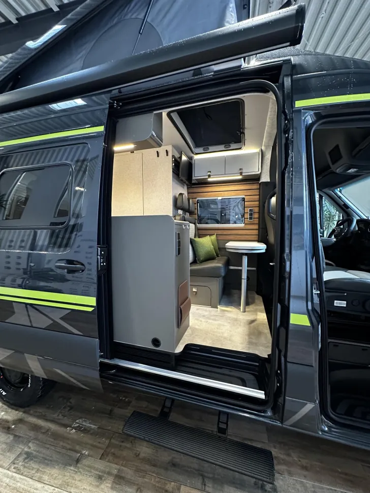 Fahrzeugbild Hymer Grand Canyon S CrossOver 600 SALE sparen 8.000 #9
