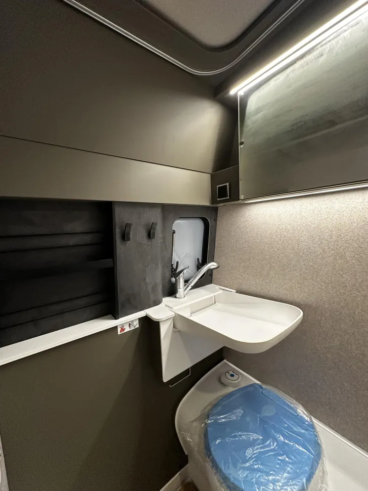 Fahrzeugbild Hymer Grand Canyon S CrossOver 600 SALE sparen 8.000 #20