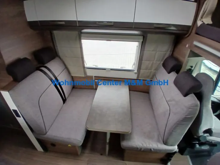 Fahrzeugbild Knaus Live Traveller 650 DG Deluxe Navi #4