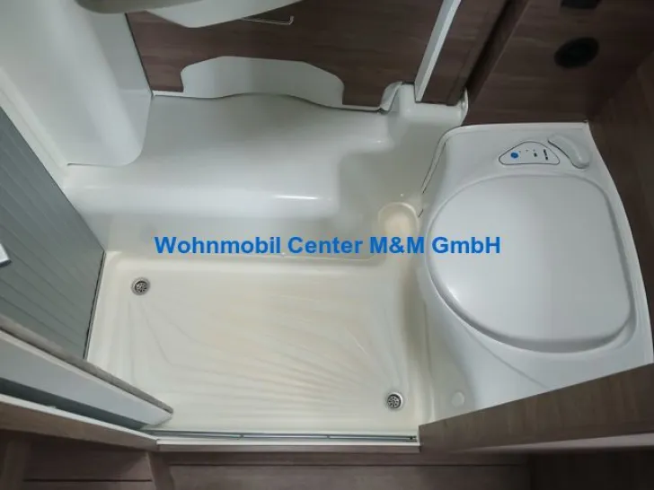 Fahrzeugbild Knaus Live Traveller 650 DG Deluxe Navi #12