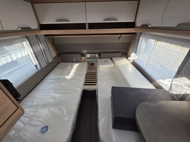 Fahrzeugbild Knaus Südwind 500 EU 60 Years Markise - Dusche #10