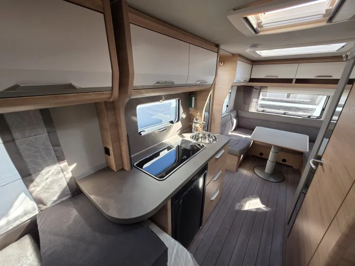 Fahrzeugbild Knaus Südwind 500 EU 60 Years Markise - Dusche #11