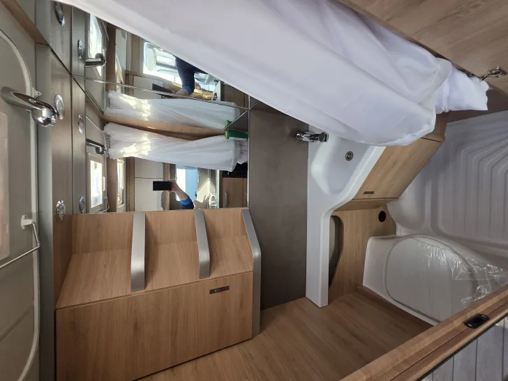 Fahrzeugbild Knaus Südwind 500 EU 60 Years Markise - Dusche #12