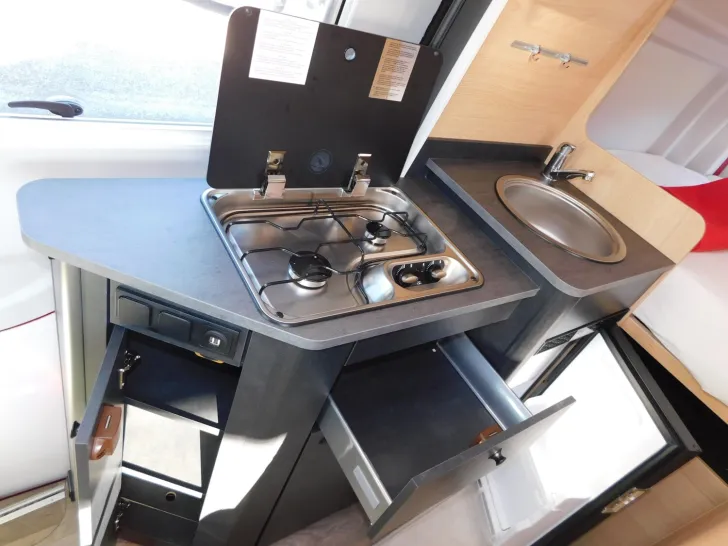 Fahrzeugbild Sunlight Cliff 4x4 590 Verfügbar ab November 2026 #15