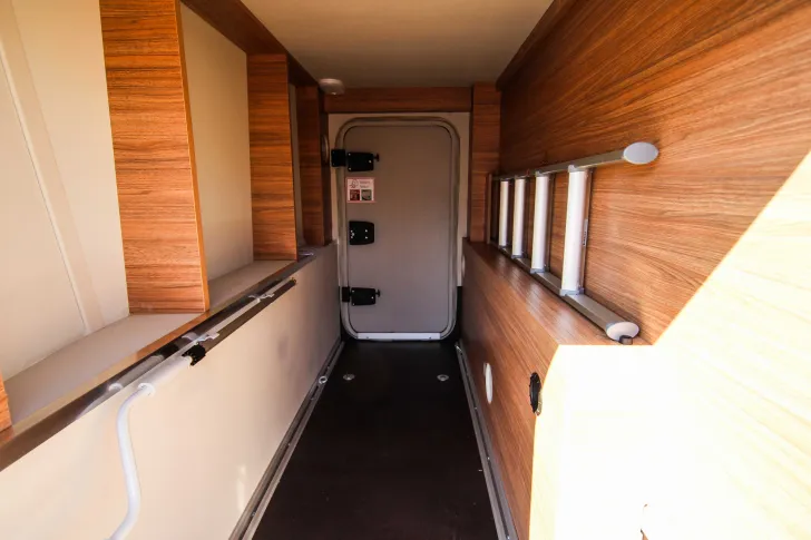 Fahrzeugbild Weinsberg X-CURSION CUV 500 MQ EDITION [PEPPER] Easy-Move-Bett | 3.500 KG #15