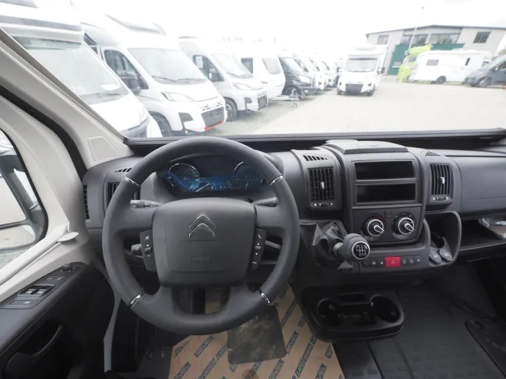 Fahrzeugbild Clever Runner, Schwenkbad, Tageszulassung ! #5