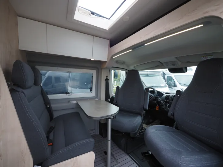 Fahrzeugbild Clever Runner, Schwenkbad, Tageszulassung ! #6