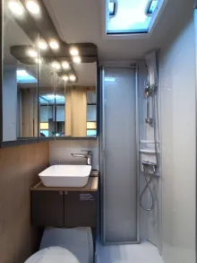 Fahrzeugbild LMC Tourer Lift 70 H 663/0 G 70 Jahre #21