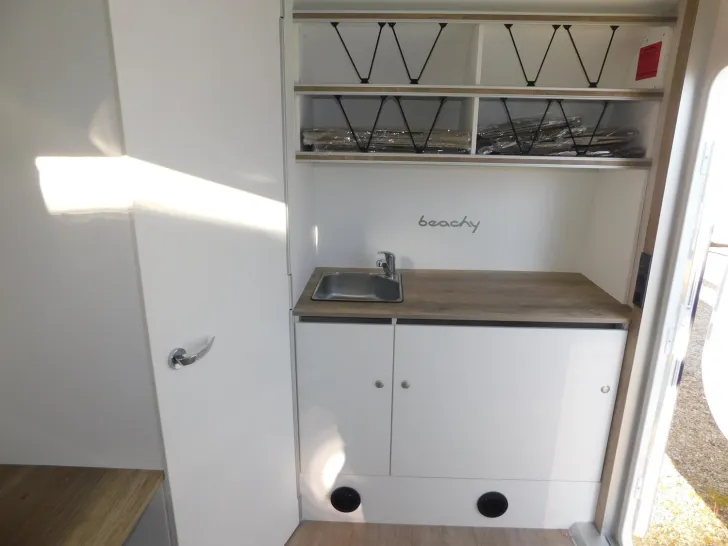 Fahrzeugbild Hobby Beachy 420 #7