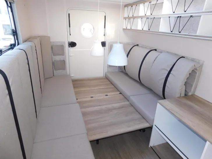 Fahrzeugbild Hobby Beachy 420 #11